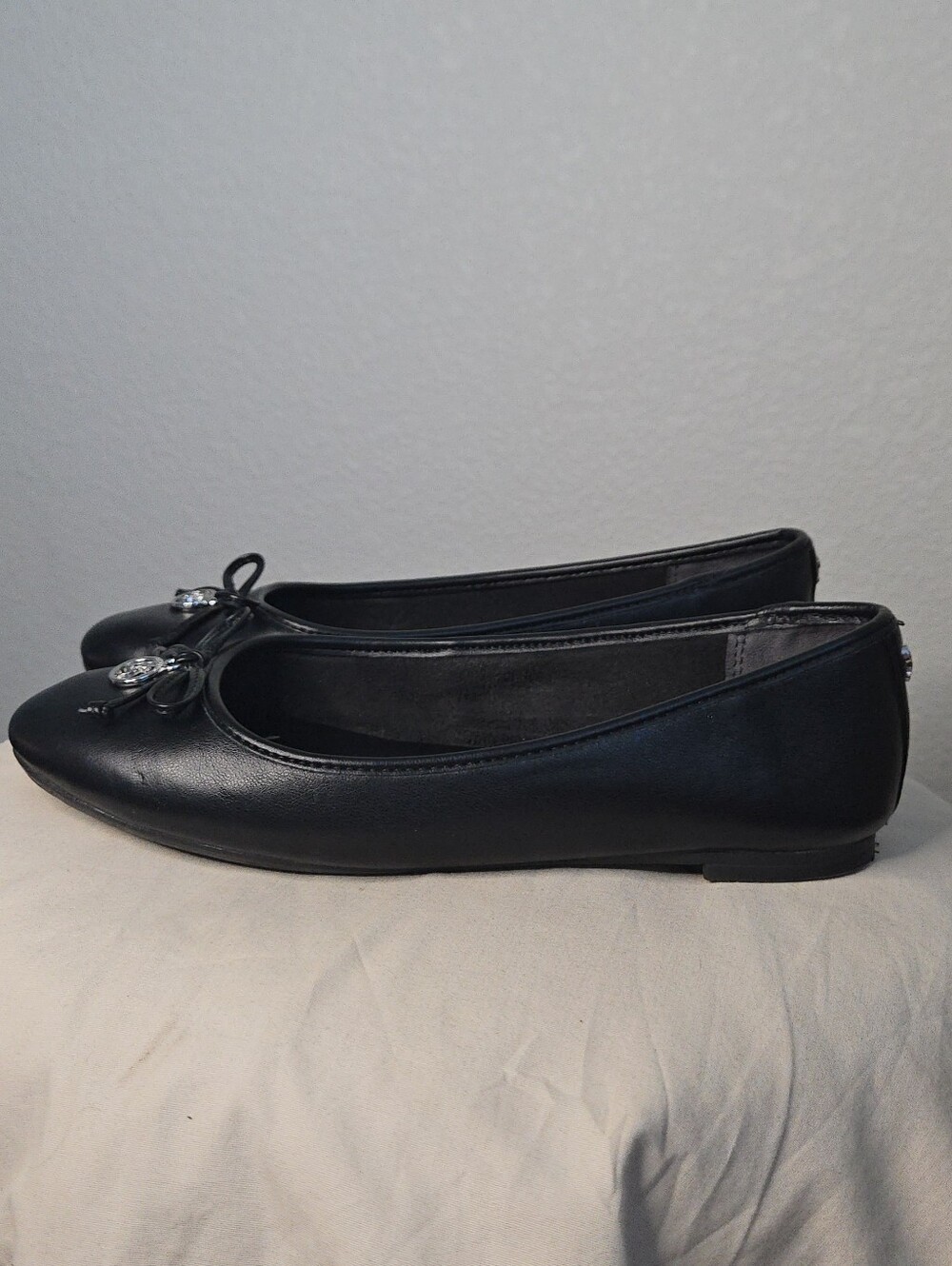 Sam & Libby Black Ballet Flats with Bow and Emblem